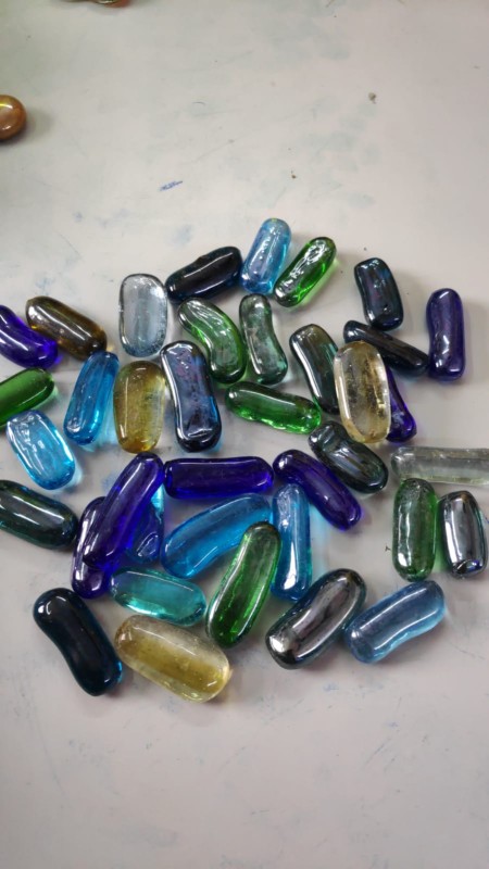 Pebbles (Glass stone capsule)
